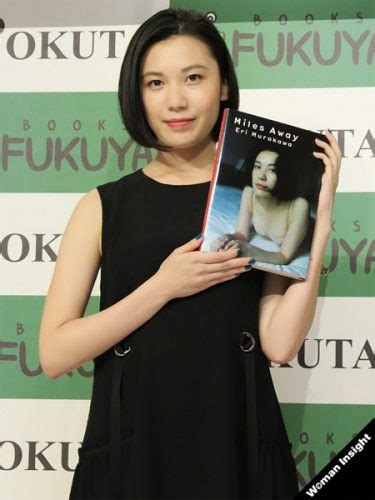 村川絵梨が初写真集で水着も裸も開放的な姿満載の渾身の一冊