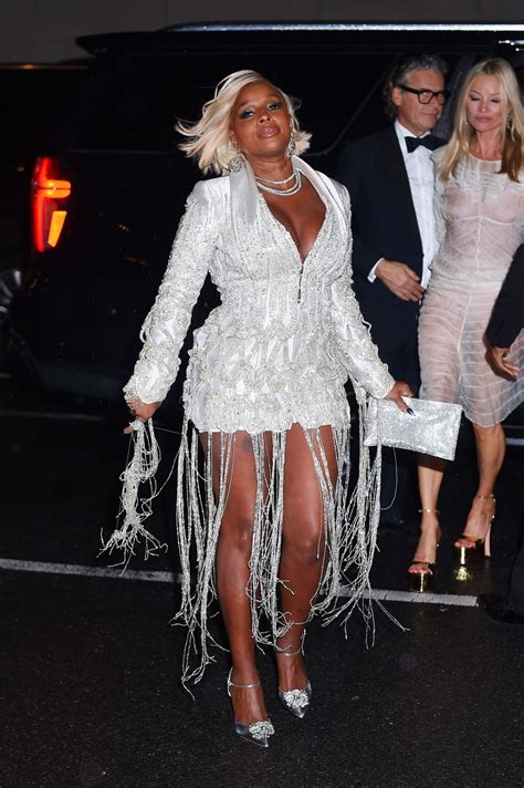 Mary J. Blige at the Mark Hotel in NY 09/28/2023 • CelebMafia