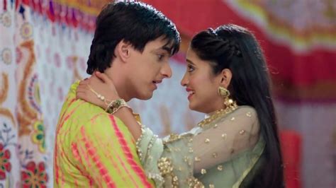 Pin By Saurabh Aggarwal On Kaira ♥️♥️ Cutest Couple Ever Cute Couple