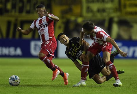 Amistoso Pe Arol Empat Sin Goles Con Uni N En El Campe N Del Siglo Y