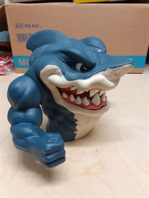 Street Sharks Ripster