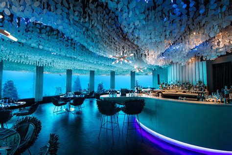 Stunning Underwater Restaurant Lets Guests Dine...