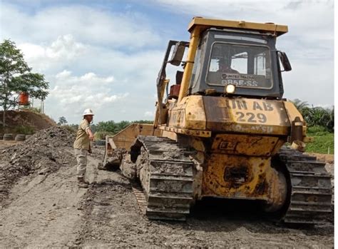 Mengoperasikan Bulldozer Instruksi Kerja Safety Tambang