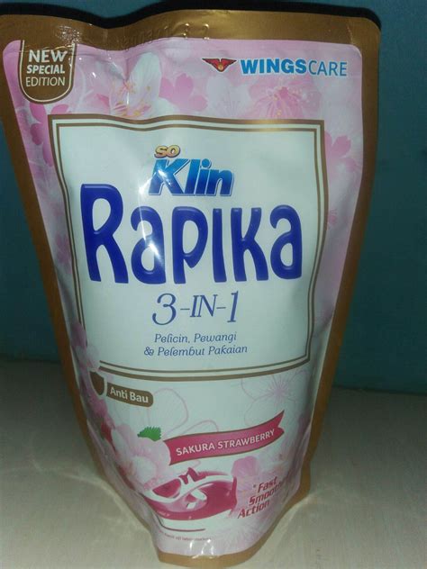 So Klin Rapika In Pelicin Dan Pewangi Pakaian Sakura Strawberry Anti