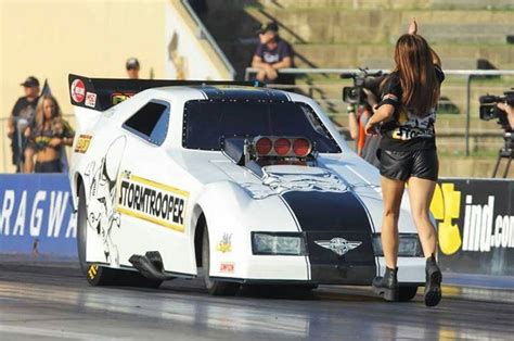 Funny Car Drag Racing Nhra Drag Racing Funny Cars Car Show Girls