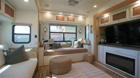 This Old RV Was Upgraded With a Breathtaking Interior Worthy of a ...