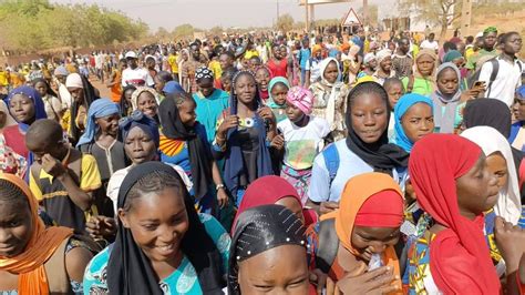 Mali Les Forces Vives De Bandiagara Montent Au Cr Neau Face La