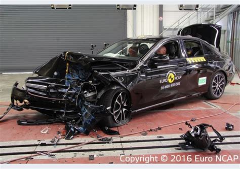 Foto Mercedes Classe E Crash Test Euro Ncap