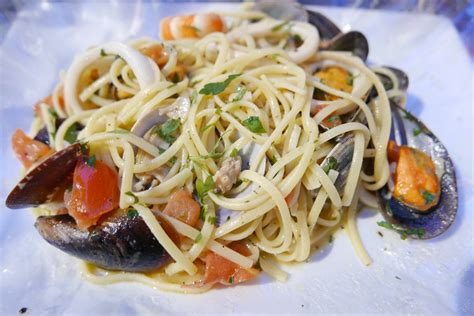 Linguine Aux Fruits De Mer Le Blog De Gilles Pudlowski Les Pieds