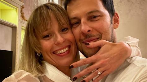 Federica Pellegrini Si Sposa E Fa Vedere Lanello Di Fidanzamento Il