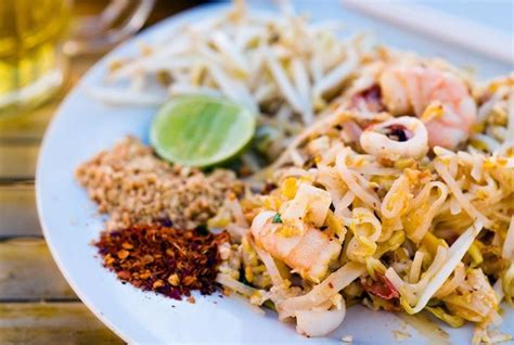 How To Cook Up An Easy Thai Dinner Party Dinner Party Menu Dinner