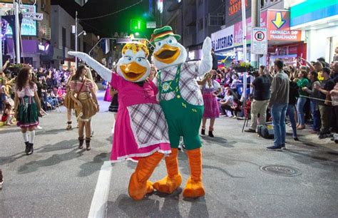 Desfile De Abertura Da Fenarreco Adiado Por Conta Das Chuvas