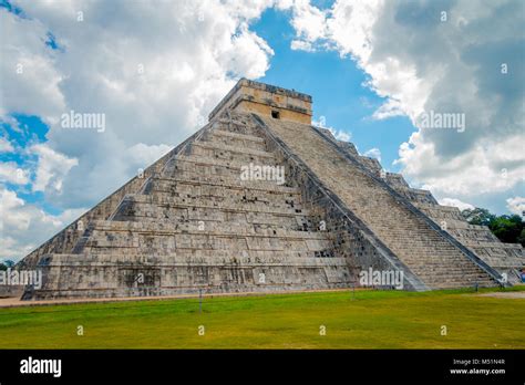 Chichen Itza M Xico Noviembre Bella Vista Nublada De