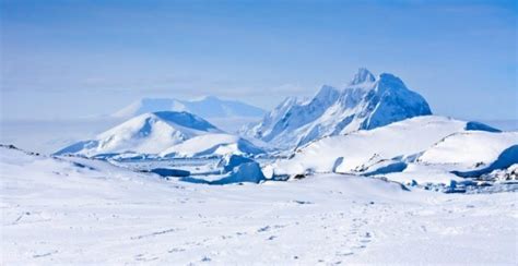 Scientists puzzled by giant mystery hole in Antarctica (photos ...