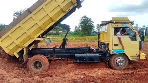 Mobil Truk Mitsubishi Canter Jomplang Muatan Full Bak Tanah Timbunan