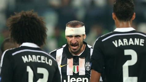 Juventus Turin Giorgio Chiellini Spielt Mit Turban Gegen Real Madrid