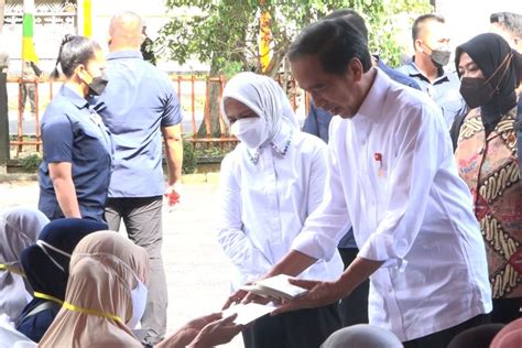 Soal BLT Tak Tepat Sasaran Jokowi Kita Bagikan 20 6 Juta Enggak