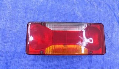 Lampa lewa tylna tył Iveco Daily 06 12025064104 oficjalne archiwum