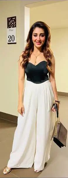 Oindrila Sen 20 Hot Pics And Photos