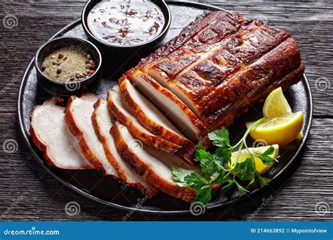 Carne Assada De Porco Assada Em Um Prato Foto De Stock Imagem De