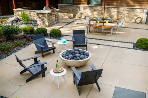 17 Modern Concrete Patio Ideas