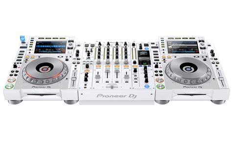 Pioneer DJ CDJ-2000NXS2-W and DJM-900NXS2-W System