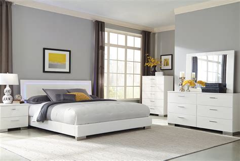 Brayden Studio Vyara 5 Piece Bedroom Set in Glossy White | Wayfair