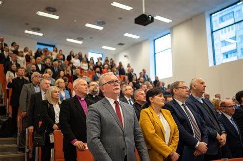 Prorektor Uam Prof Zbyszko Melosik Doktorem Honoris Causa Chat