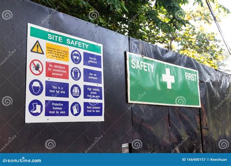 Construction Site Safety Signage at Site Entrance Stock Image - Image of signage, site: 166400157