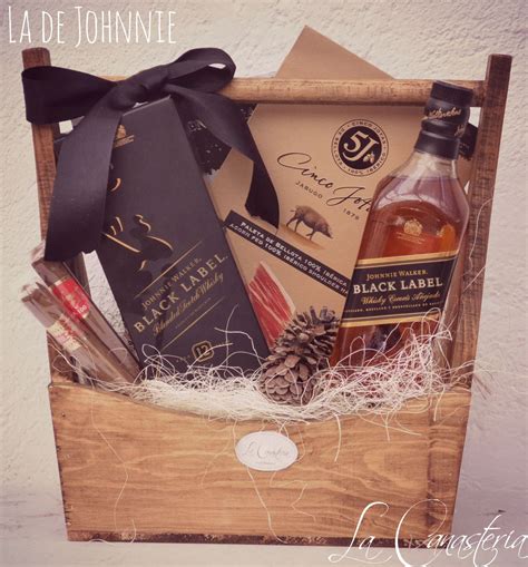 La De Johnnie Es Una Canasta De Regalo Espectacular Con Toques Finos De