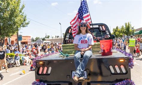 Creswell's Fourth boasts over 100 parade floats, country music - The ...