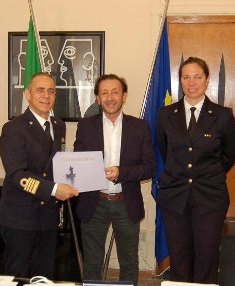 Il Capitano Di Vascello Si Presenta Incontro Col Prefetto E Il Sindaco