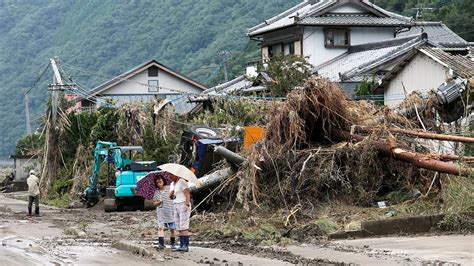 Zniszczenia Po Ulewnych Deszczach I Powodziach W Japonii Tvp Info