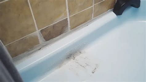 how to clean tub mold
