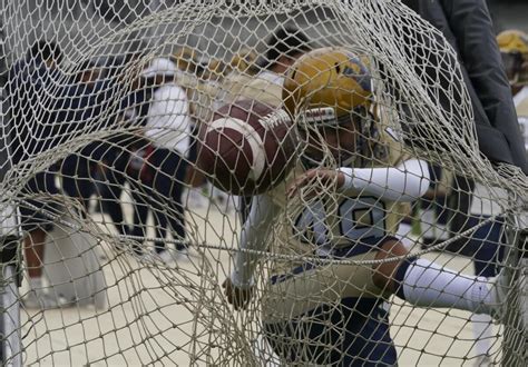 Mexicos 1st Female College Football Kicker Takes Field Ap News