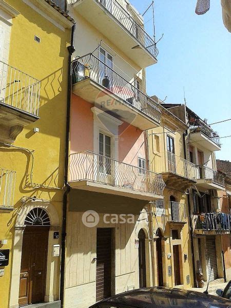 Casa Bifamiliare Trifamiliare In Vendita In Zona Centro A Ragusa