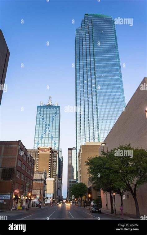 Elm street dallas hi-res stock photography and images - Alamy