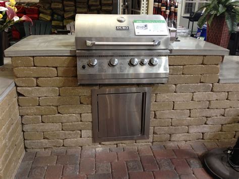 Built In Grill In Stone Countertops Great For Outdoor Entertaining Gas Barbecue Grill Diy