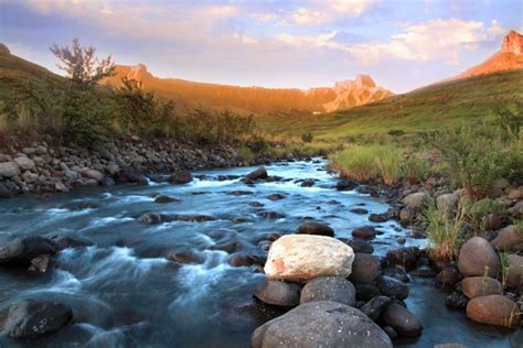 Amphitheatre Drakensberg KZN - Theina Groenewald - ProSelect images