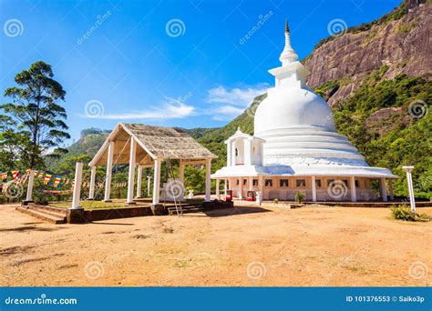 Adams Peak Sri Lanka Stock Image Image Of Temple Pagoda