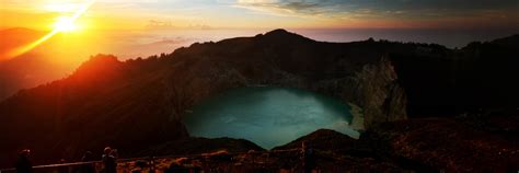 Danau Tiga Warna Di Pulau Flores Meteor