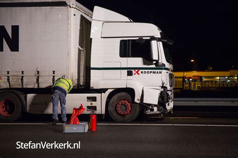 Ongeval Vrachtwagen Rijdt In Op File A R Nunspeet Foto S