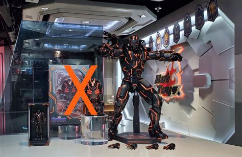 Hot Toys MMS D Iron Man Neon Tech War Machine MMSC Iron Man Neon Tech War