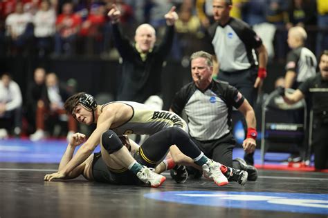 Purdues Matt Ramos Pins Iowas Spencer Lee In NCAA National Semifinal