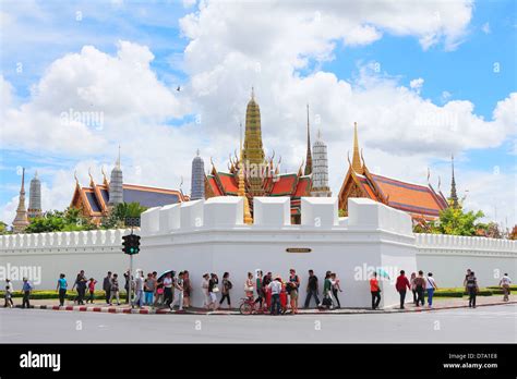 Wat Phra Kaew at Bangkok in Thailand Stock Photo - Alamy