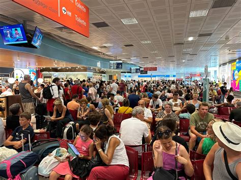 Dentro L Aeroporto Di Palermo Nel Giorno Del Caos Totale Mobilita