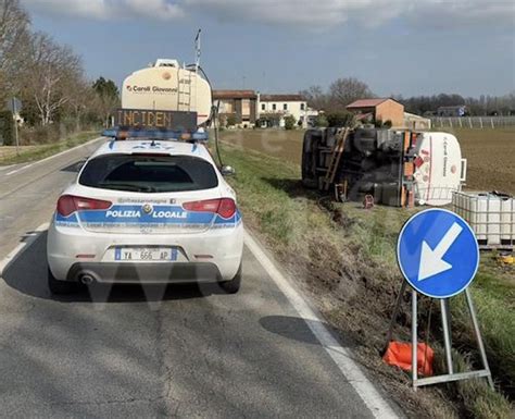 Mezzo Pesante Esce Fuori Strada Ad Alfonsine Ravenna Web Tv