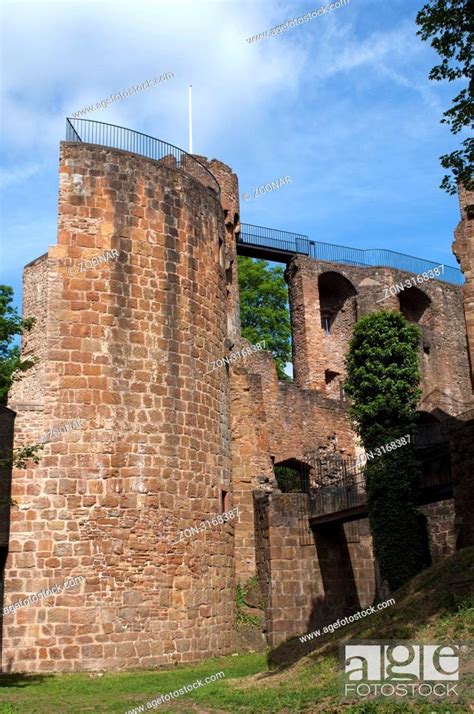 Ruine Der Burg Montclair Auf Dem Tafeltour Saarschleifen Rundweg