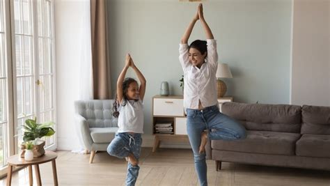 Posa Dell Albero Yoga Benefici E Danni Chi Non Dovrebbe Farlo Come