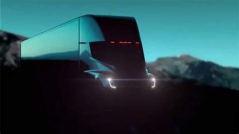 Tesla Semi Truck Il Camion Elettrico Da 800 Km Di Autonomia Motor1